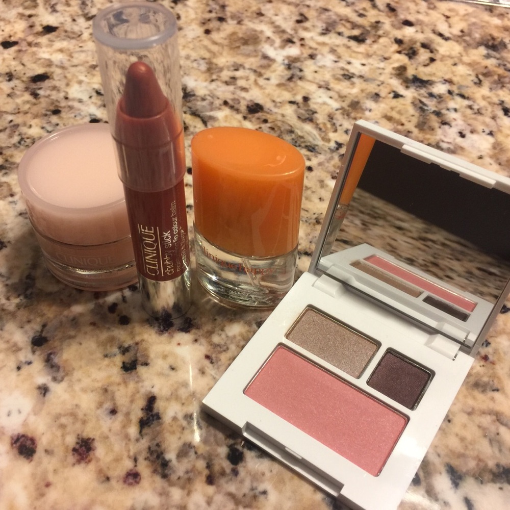 NEW! Clinique travel size makeup set